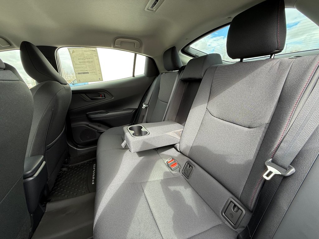 2026 Toyota Prius Plug-In Hybrid SE in Thetford Mines, Quebec - 35 - w1024h768px