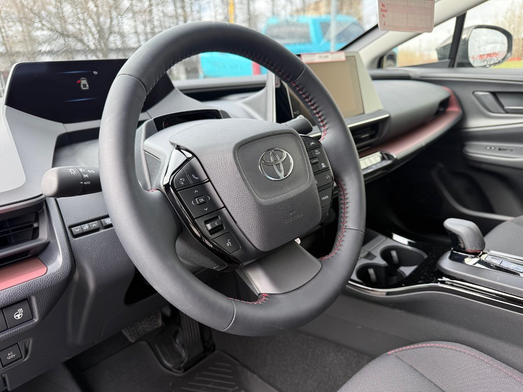 2026 Toyota Prius Plug-In Hybrid SE in Thetford Mines, Quebec - 20 - w1024h768px