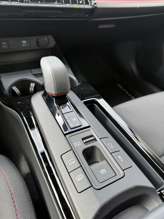 2026 Toyota Prius Plug-In Hybrid SE in Thetford Mines, Quebec - 31 - w1024h768px