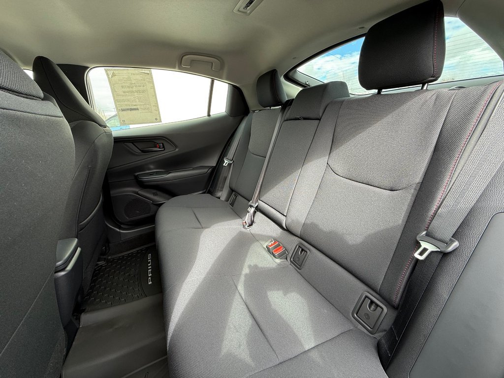 2026 Toyota Prius Plug-In Hybrid SE in Thetford Mines, Quebec - 34 - w1024h768px