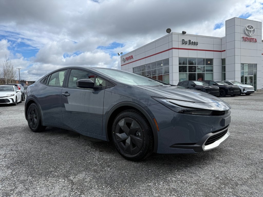 2026 Toyota Prius Plug-In Hybrid SE in Thetford Mines, Quebec - 3 - w1024h768px