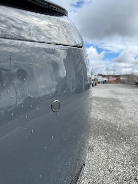 2026 Toyota Prius Plug-In Hybrid SE in Thetford Mines, Quebec - 11 - w1024h768px