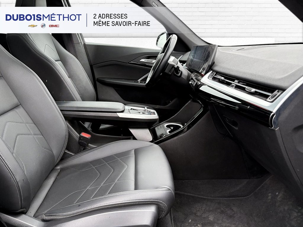 BMW X1 xDrive28i, AWD, CUIR, TOIT !!! 2025 à Plessisville, Québec - 11 - w1024h768px