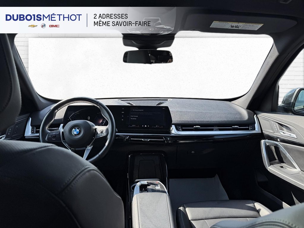 2025 BMW X1 xDrive28i, AWD, CUIR, TOIT !!! in Plessisville, Quebec - 11 - w1024h768px