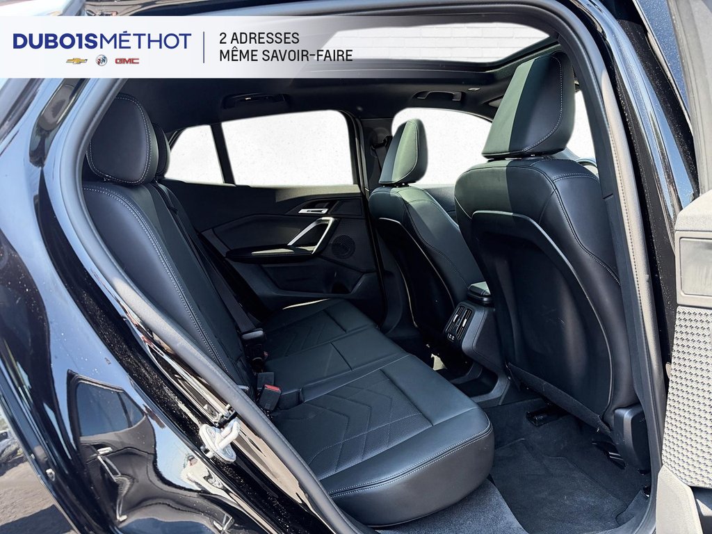 2025 BMW X2 xDrive28i, AWD, CUIR, TOIT, VUS COUPE !!! in Plessisville, Quebec - 12 - w1024h768px