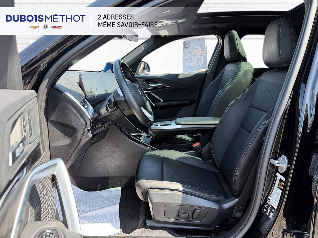 2025 BMW X2 xDrive28i, AWD, CUIR, TOIT, VUS COUPE !!! in Plessisville, Quebec - 17 - w1024h768px