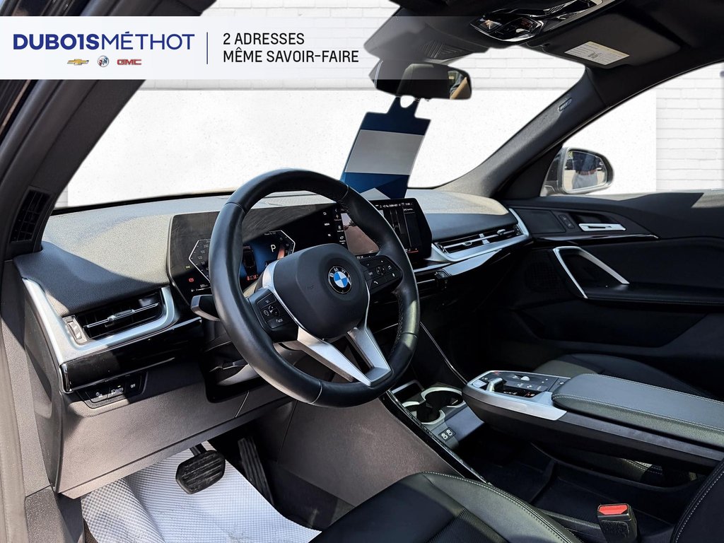 2025 BMW X2 xDrive28i, AWD, CUIR, TOIT, VUS COUPE !!! in Plessisville, Quebec - 16 - w1024h768px