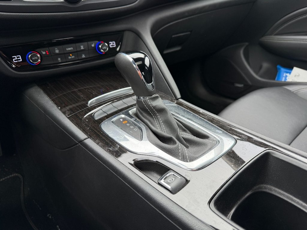 2018 Buick Regal Sportback in Victoriaville, Quebec - 23 - w1024h768px