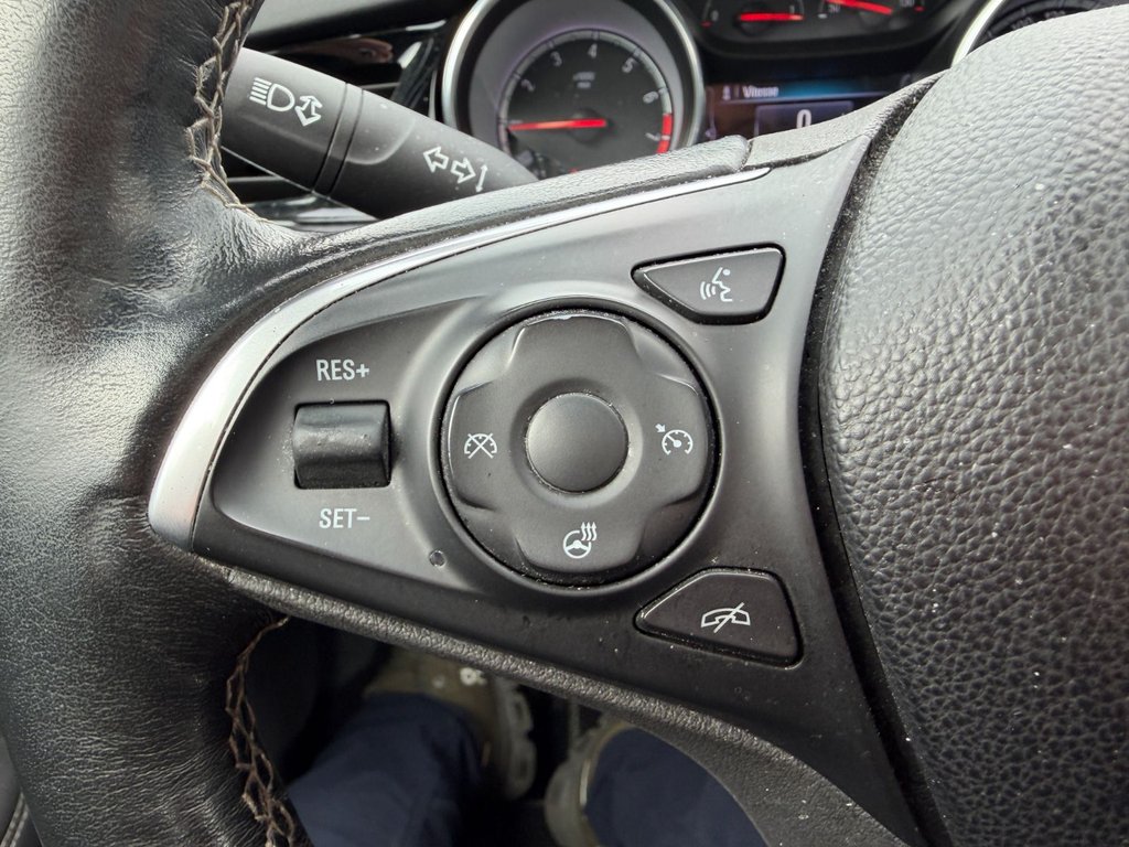 2018 Buick Regal Sportback in Victoriaville, Quebec - 29 - w1024h768px