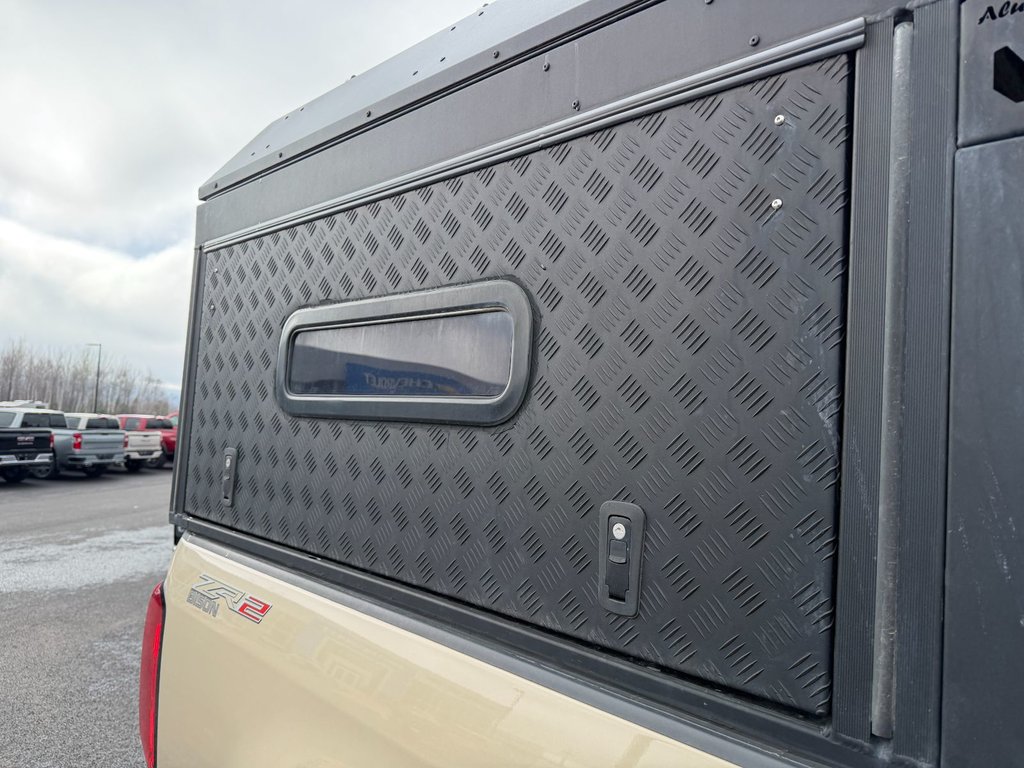 2022 Chevrolet Colorado 4WD ZR2, ALU-CAB, CANOPY CAMPER V6 3.6L OVERLAND in Plessisville, Quebec - 17 - w1024h768px