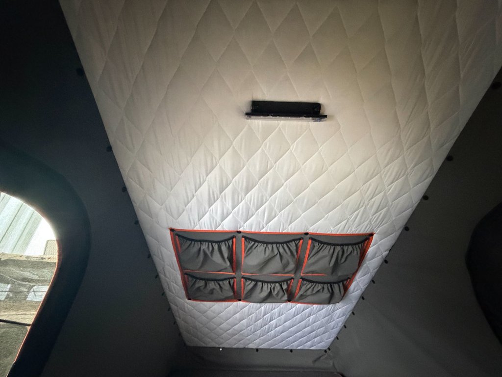 Chevrolet Colorado 4WD ZR2, ALU CAB, CANOPY CAMPER CHAUFFAGE !!! 2023 à Plessisville, Québec - 43 - w1024h768px