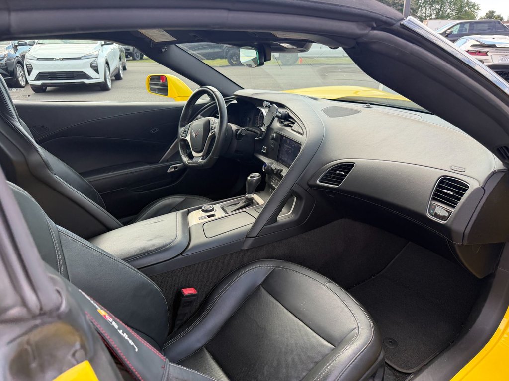 2016 Chevrolet Corvette in Victoriaville, Quebec - 17 - w1024h768px