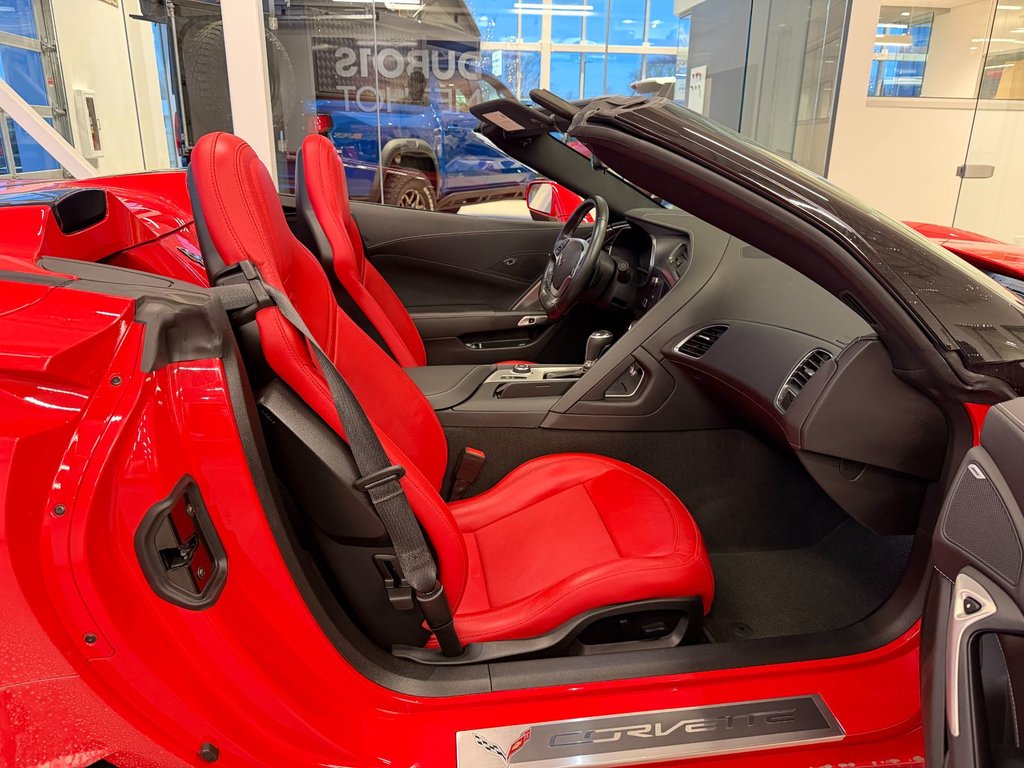 Chevrolet Corvette GRAND SPORT 1LT, CONVERTIBLE V8 6.2L AUTOMATIQUE 2019 à Victoriaville, Québec - 11 - w1024h768px
