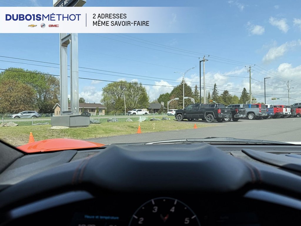 2025 Chevrolet Corvette V8 6.2L, 3LT, CONVERTIBLE, CABRIOLET CUIR in Victoriaville, Quebec - 37 - w1024h768px