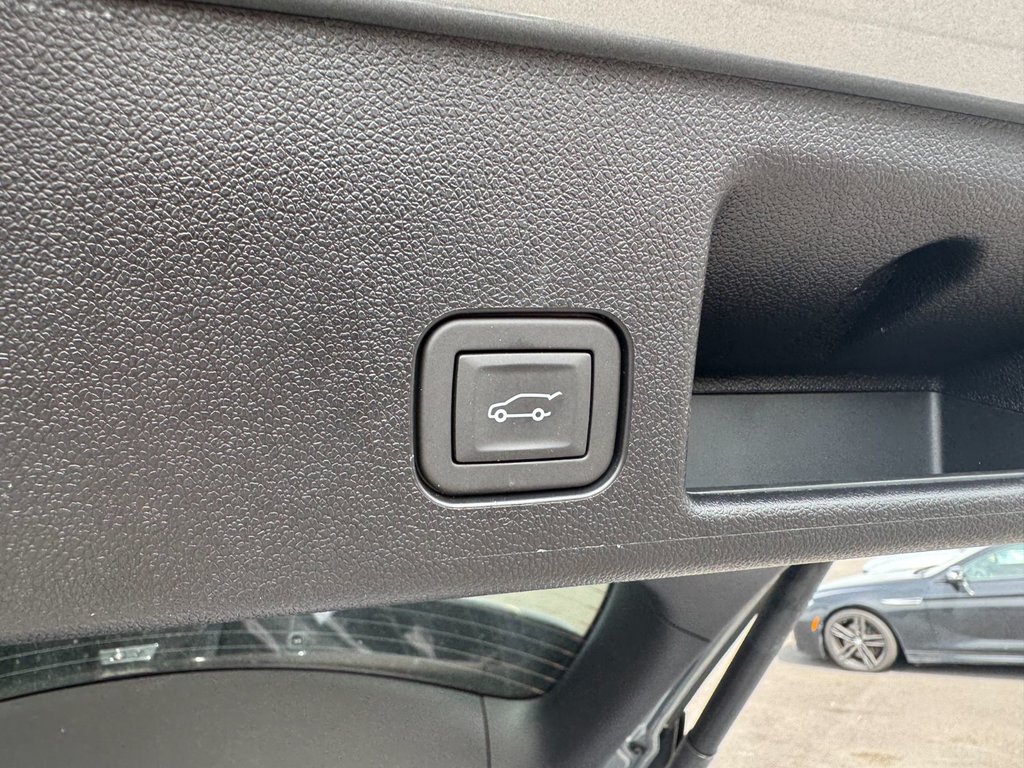 Chevrolet Equinox EV  2025 à Plessisville, Québec - 11 - w1024h768px
