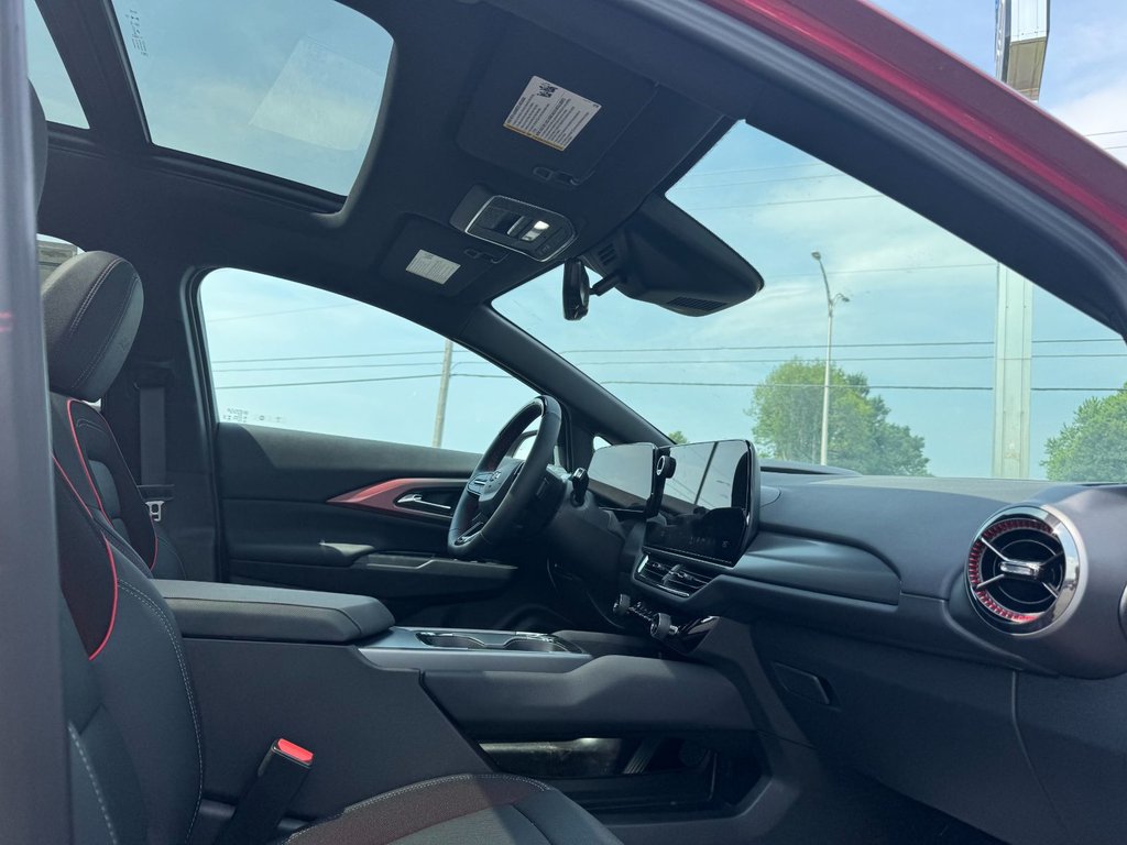 2025 Chevrolet Equinox EV in Victoriaville, Quebec - 15 - w1024h768px