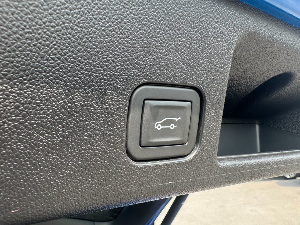 2025 Chevrolet Equinox EV in Victoriaville, Quebec - 11 - w1024h768px