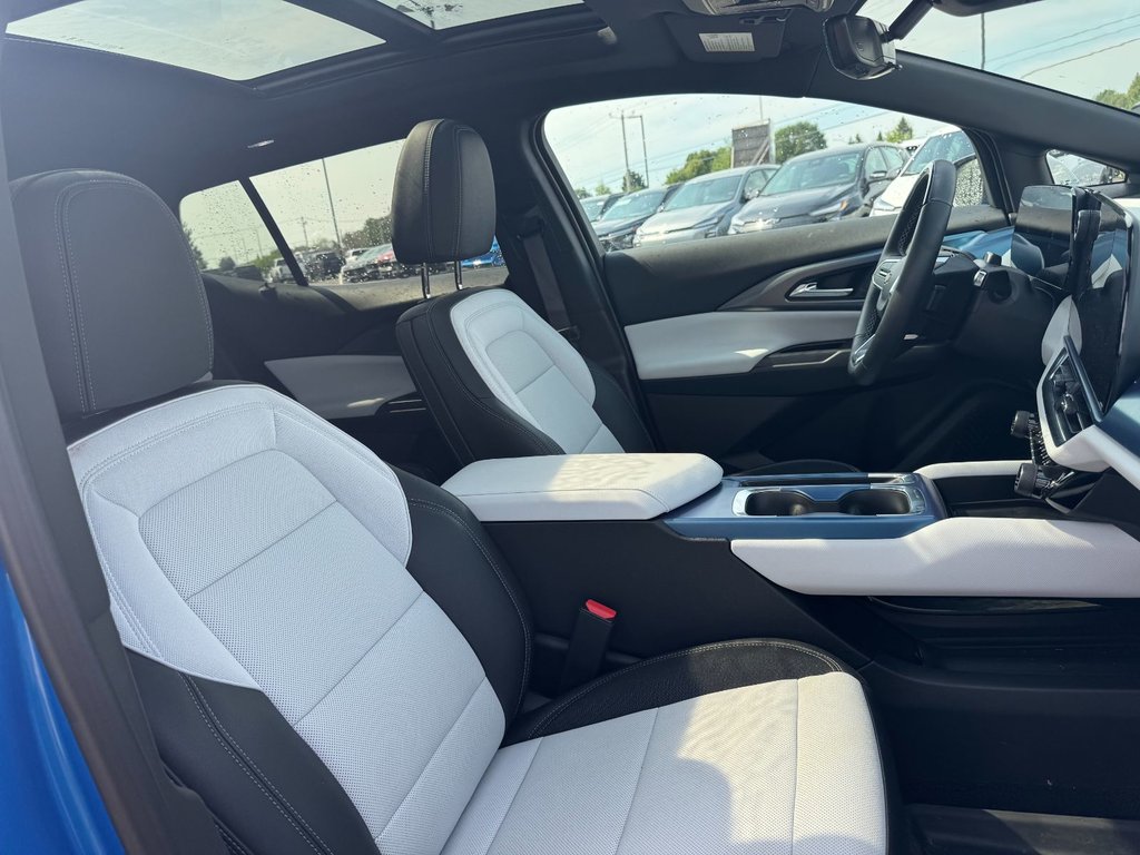 2025 Chevrolet Equinox EV in Victoriaville, Quebec - 17 - w1024h768px