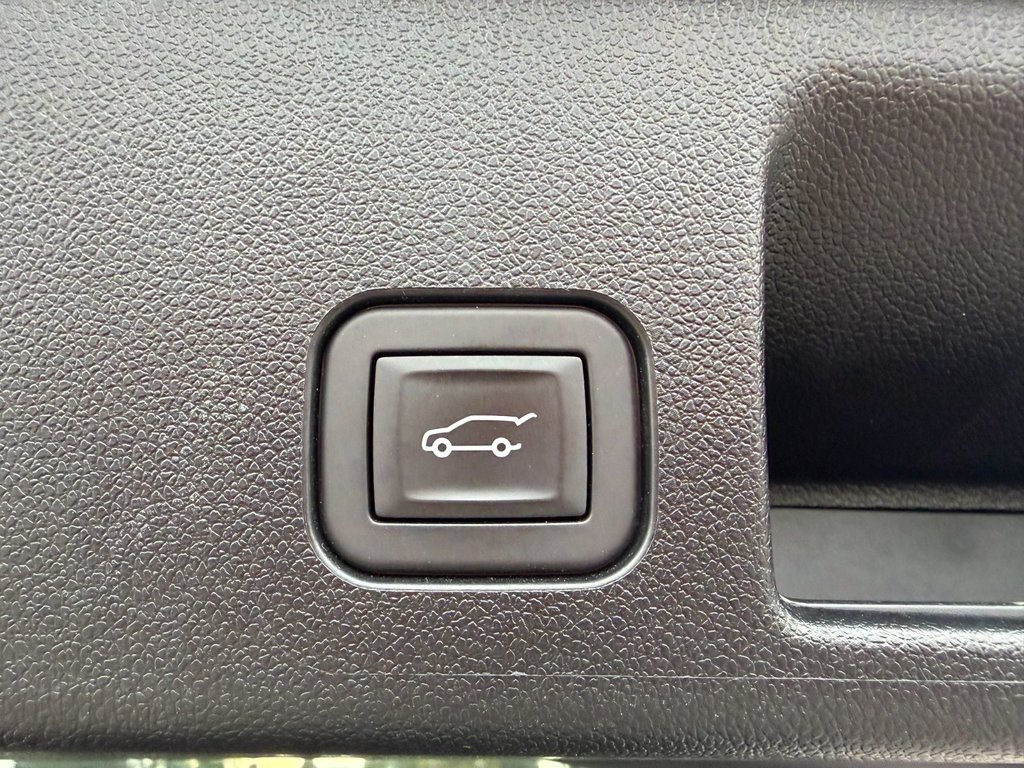 2025 Chevrolet Equinox EV in Plessisville, Quebec - 12 - w1024h768px