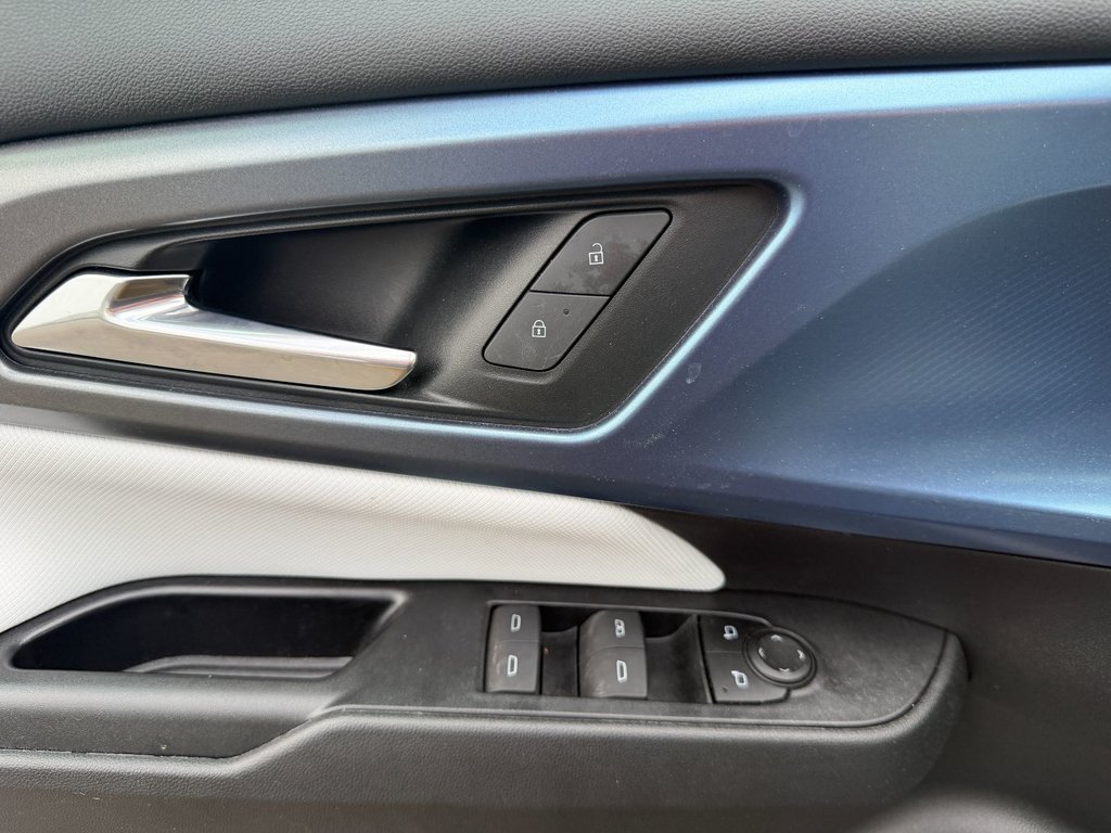 2025 Chevrolet Equinox EV in Plessisville, Quebec - 18 - w1024h768px