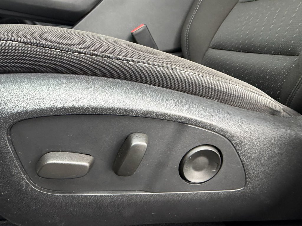 Chevrolet Equinox EV  2025 à Plessisville, Québec - 16 - w1024h768px