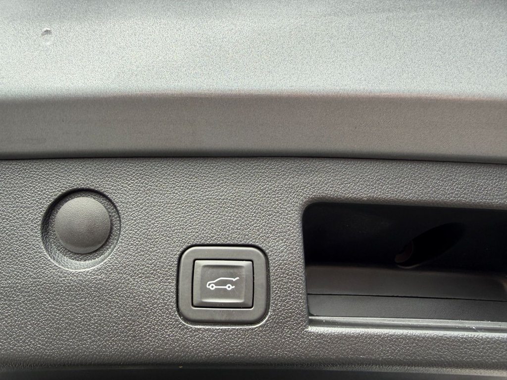 2025 Chevrolet Equinox in Victoriaville, Quebec - 11 - w1024h768px