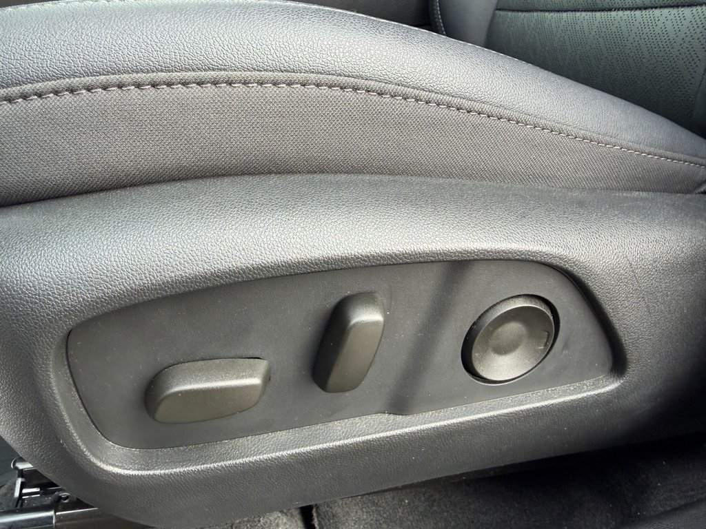 2025 Chevrolet Equinox in Victoriaville, Quebec - 22 - w1024h768px