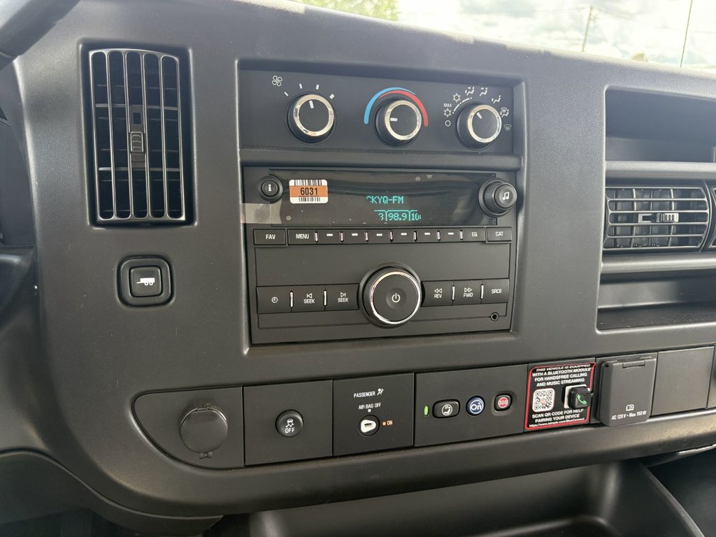 2025 Chevrolet Express Commercial Cutaway CUBE 12 PIEDS, V8 6.6L A GAS, CAMERA !!! in Plessisville, Quebec - 17 - w1024h768px