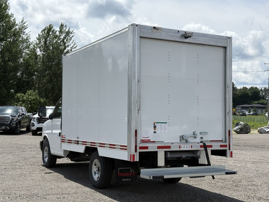 2025 Chevrolet Express Commercial Cutaway CUBE 12 PIEDS, V8 6.6L A GAS, CAMERA !!! in Plessisville, Quebec - 4 - w1024h768px