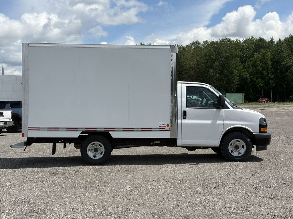 2025 Chevrolet Express Commercial Cutaway CUBE 12 PIEDS, V8 6.6L A GAS, CAMERA !!! in Plessisville, Quebec - 7 - w1024h768px