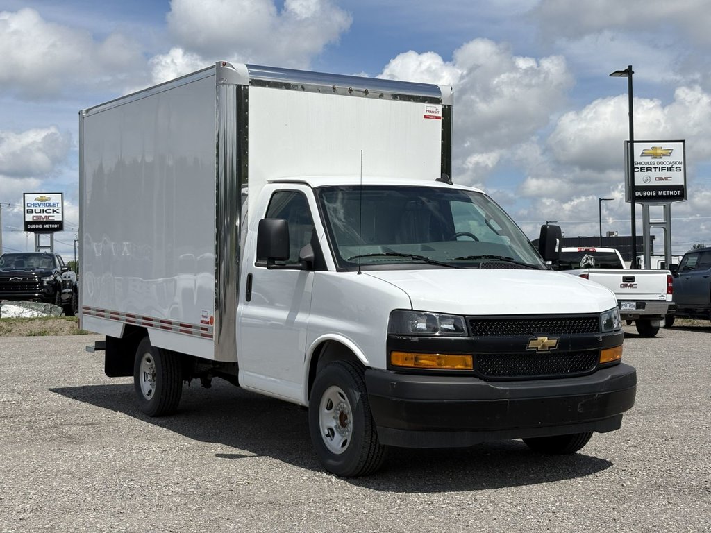 2025 Chevrolet Express Commercial Cutaway CUBE 12 PIEDS, V8 6.6L A GAS, CAMERA !!! in Plessisville, Quebec - 8 - w1024h768px