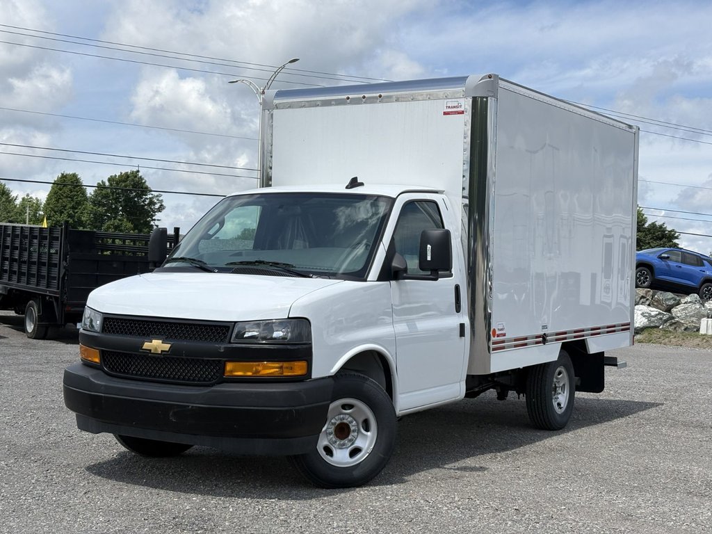 2025 Chevrolet Express Commercial Cutaway CUBE 12 PIEDS, V8 6.6L A GAS, CAMERA !!! in Plessisville, Quebec - 1 - w1024h768px
