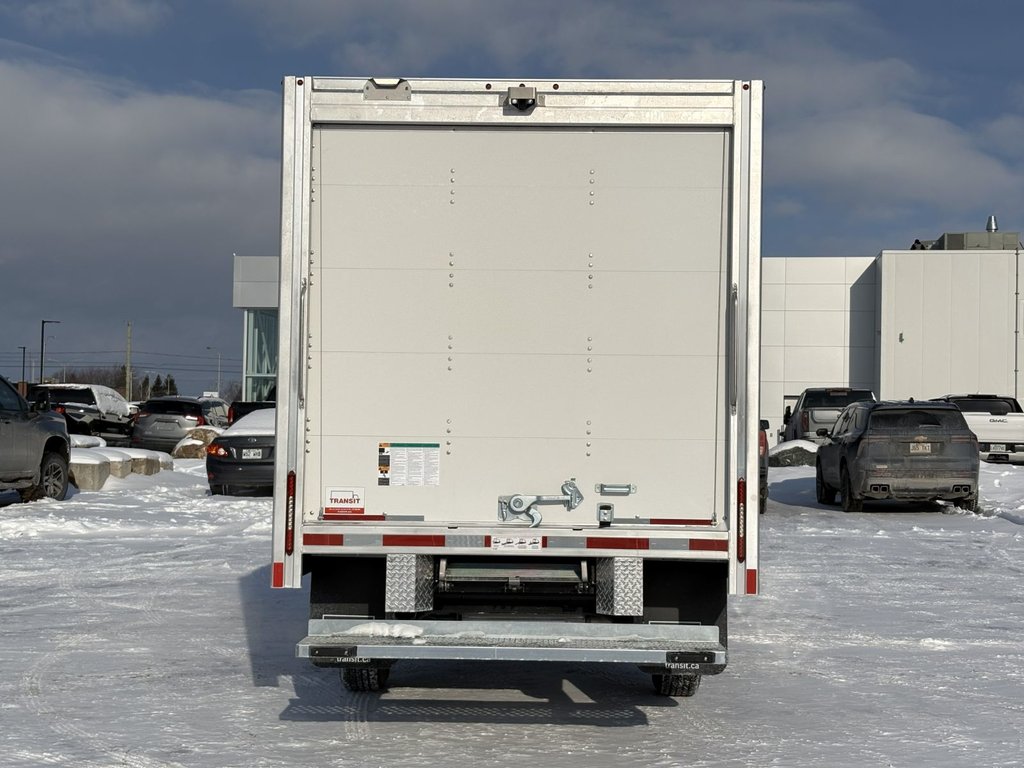 2025 Chevrolet Express Cutaway 3500 WT 139'' in Plessisville, Quebec - 5 - w1024h768px