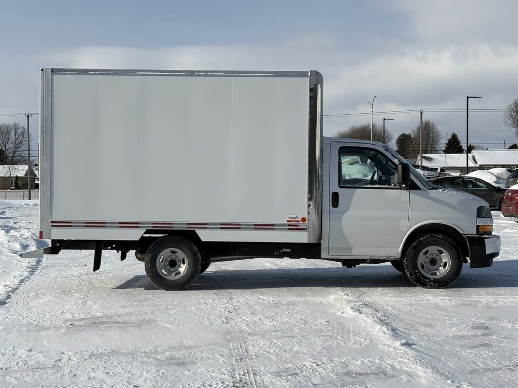 2025 Chevrolet Express Cutaway 3500 WT 139'' in Plessisville, Quebec - 7 - w1024h768px