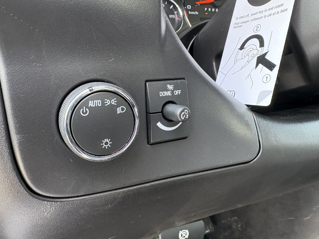 2025 Chevrolet Express Cutaway 3500 WT 139'' in Plessisville, Quebec - 15 - w1024h768px