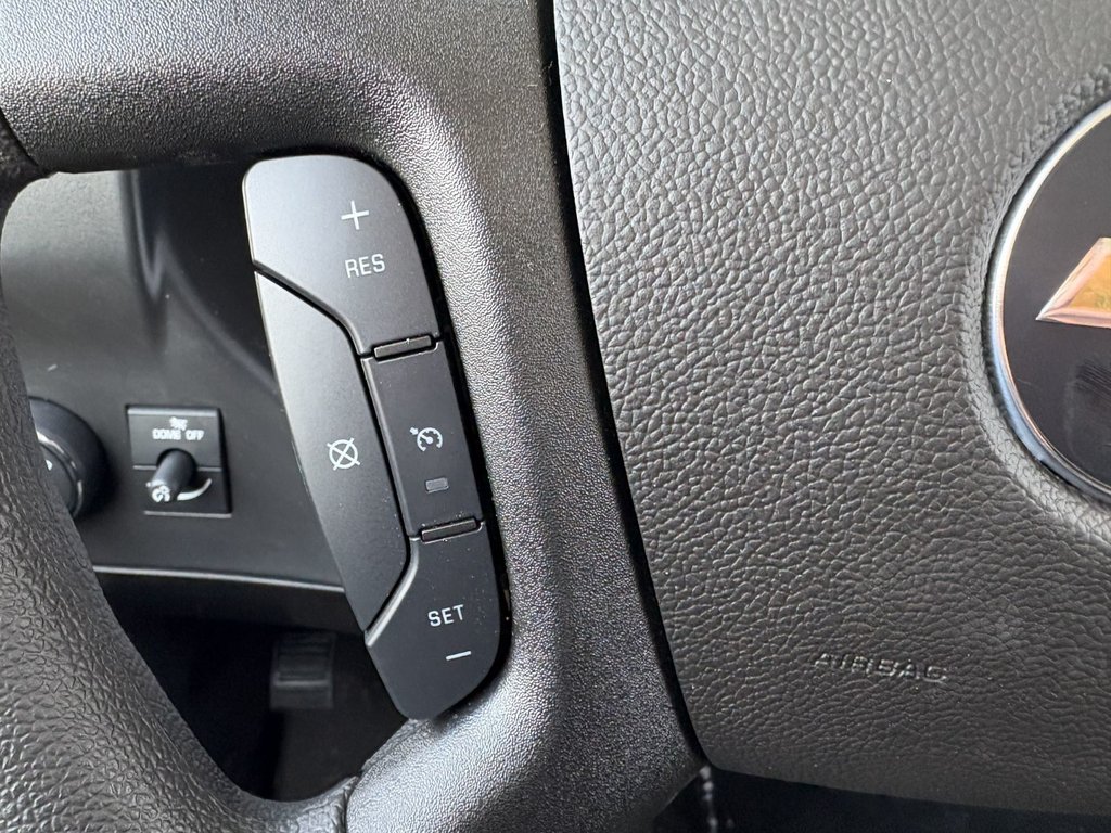 2025 Chevrolet Express Cutaway 3500 WT 139'' in Plessisville, Quebec - 17 - w1024h768px