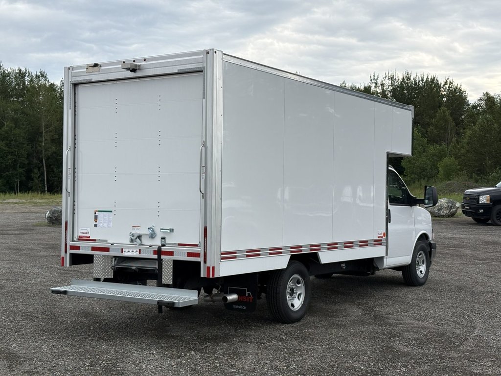 Chevrolet Express Cutaway 3500  2026 à Plessisville, Québec - 6 - w1024h768px