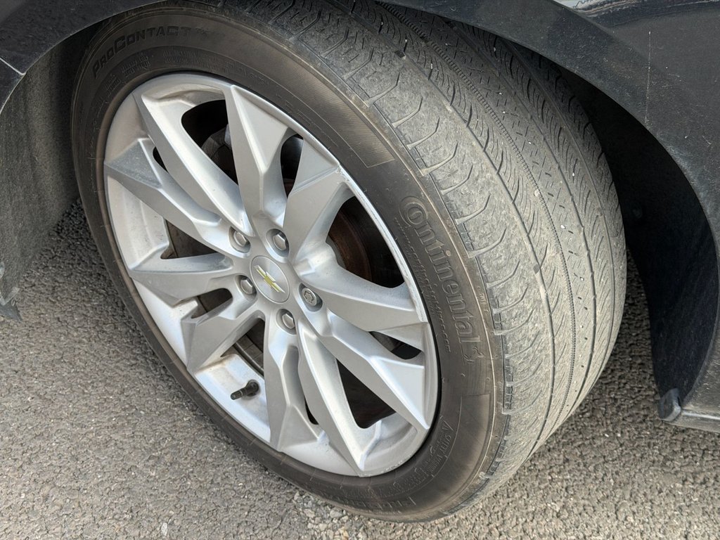 2019 Chevrolet Malibu in Victoriaville, Quebec - 2 - w1024h768px