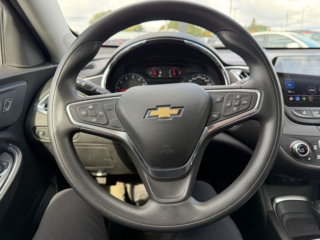 2019 Chevrolet Malibu in Victoriaville, Quebec - 19 - w1024h768px