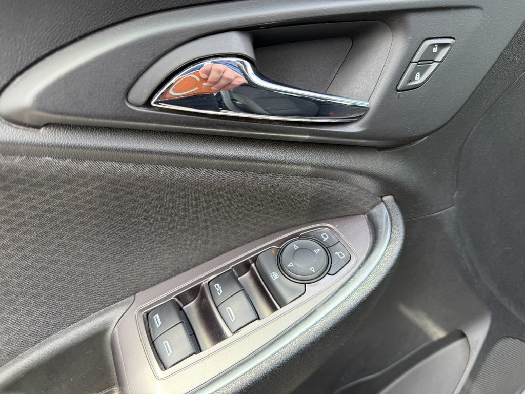 2019 Chevrolet Malibu in Victoriaville, Quebec - 13 - w1024h768px