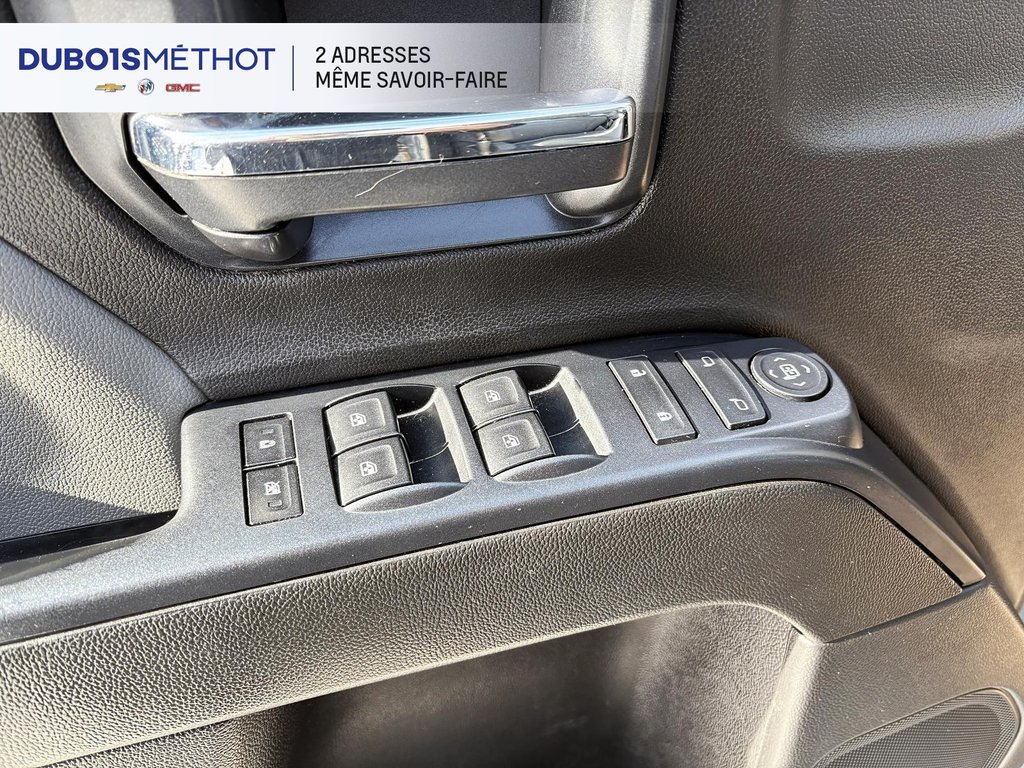 Chevrolet Silverado 1500 LS, CABINE DOUBLE, V8 5.3L, 4X4, 6 PLACES !!! 2016 à Plessisville, Québec - 18 - w1024h768px