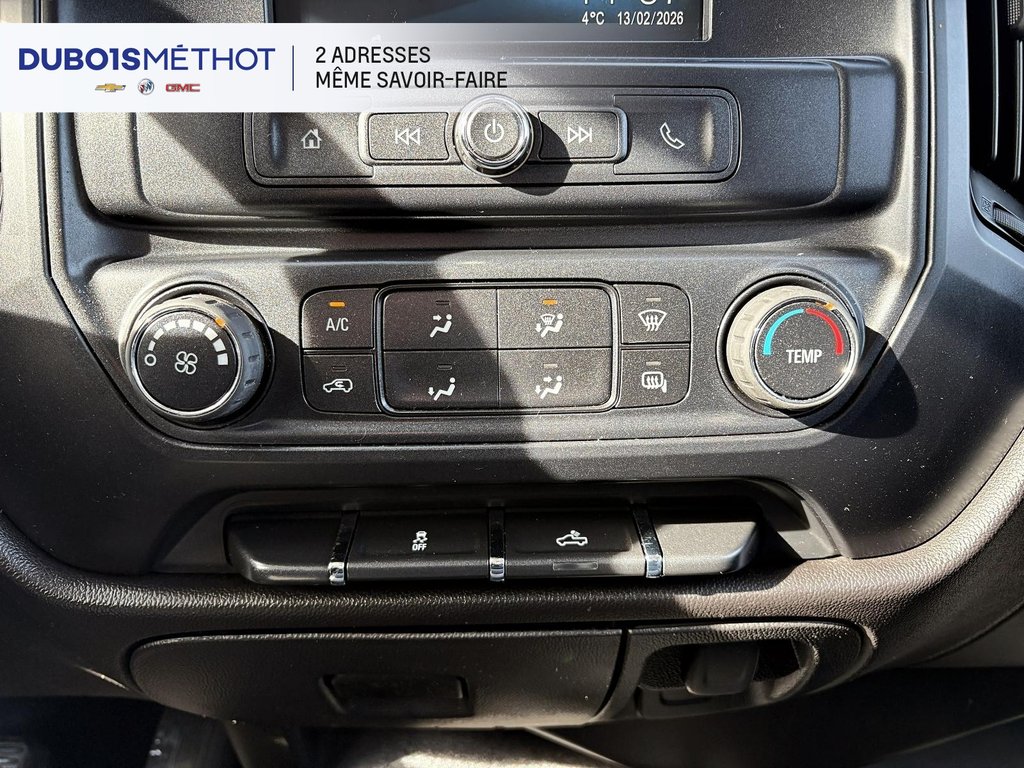 Chevrolet Silverado 1500 LS, CABINE DOUBLE, V8 5.3L, 4X4, 6 PLACES !!! 2016 à Plessisville, Québec - 26 - w1024h768px