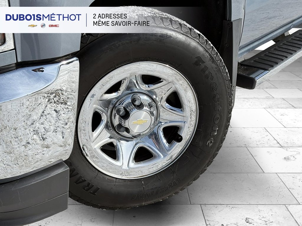 Chevrolet Silverado 1500 LS, CABINE DOUBLE, V8 5.3L, 4X4, 6 PLACES !!! 2016 à Plessisville, Québec - 2 - w1024h768px