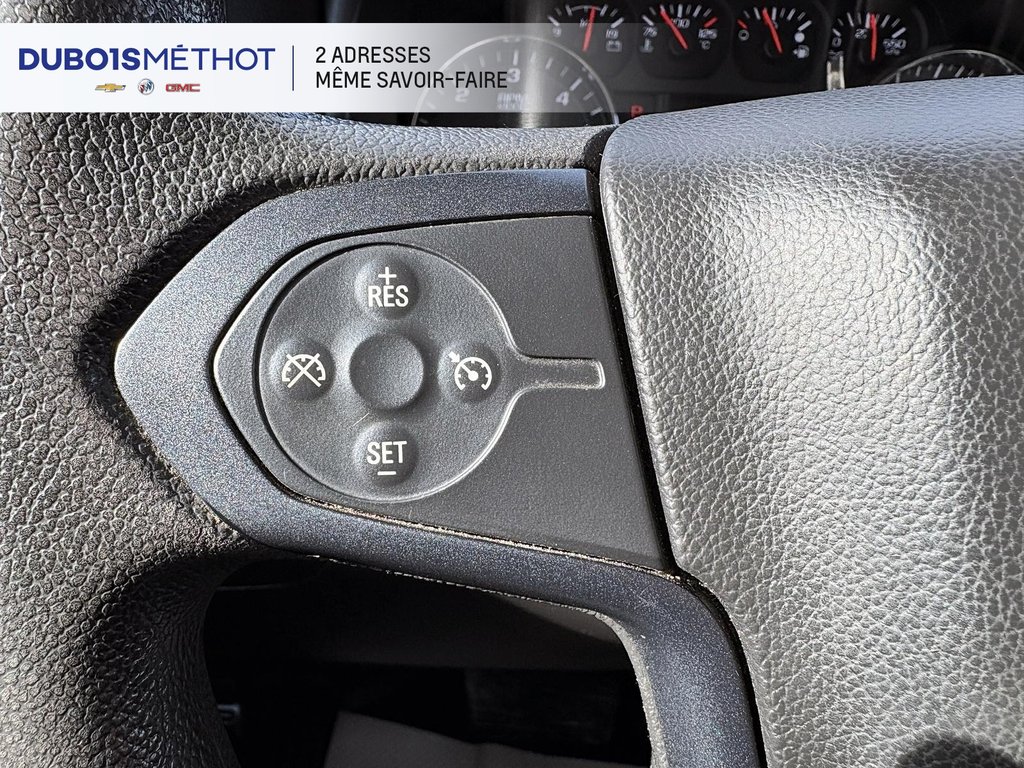 Chevrolet Silverado 1500 LS, CABINE DOUBLE, V8 5.3L, 4X4, 6 PLACES !!! 2016 à Plessisville, Québec - 22 - w1024h768px