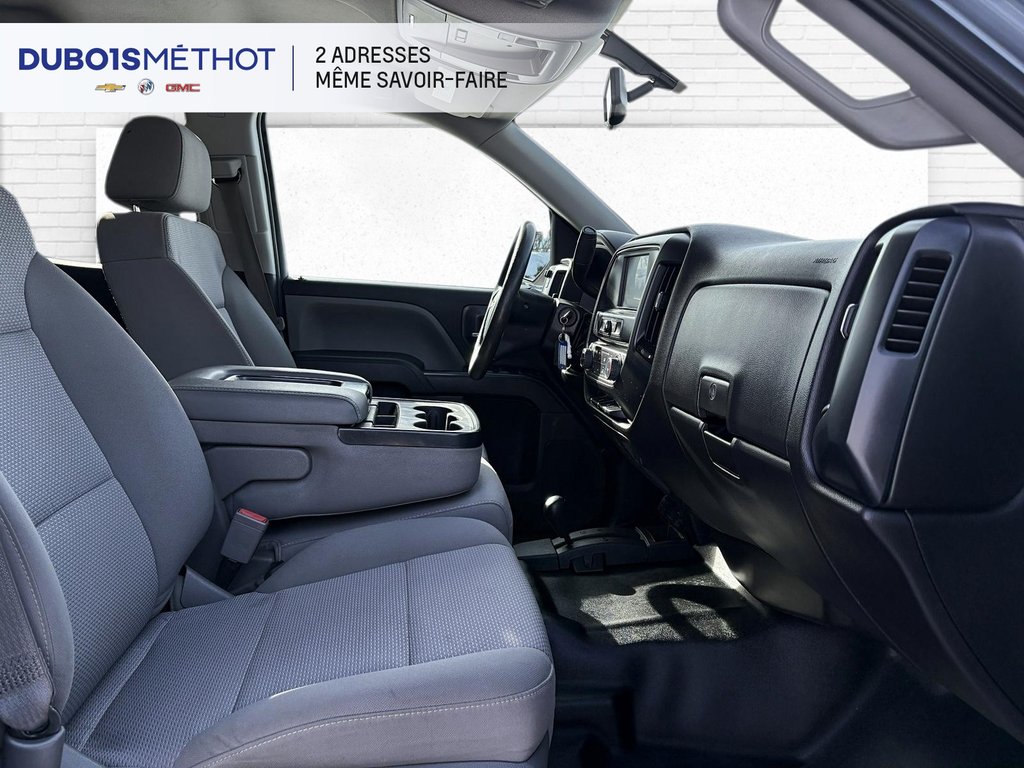 Chevrolet Silverado 1500 LS, CABINE DOUBLE, V8 5.3L, 4X4, 6 PLACES !!! 2016 à Plessisville, Québec - 14 - w1024h768px