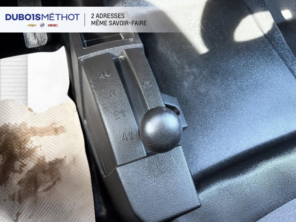 Chevrolet Silverado 1500 LS, CABINE DOUBLE, V8 5.3L, 4X4, 6 PLACES !!! 2016 à Plessisville, Québec - 23 - w1024h768px