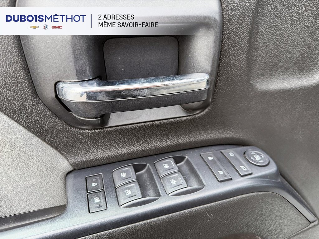 Chevrolet Silverado 1500 CUSTOM, V8 5.3L, DOUBLE CAB, 4X4, 6 1/2 PIEDS !!! 2018 à Victoriaville, Québec - 16 - w1024h768px