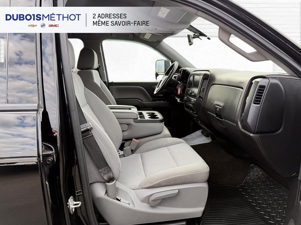 Chevrolet Silverado 1500 CUSTOM, V8 5.3L, DOUBLE CAB, 4X4, 6 1/2 PIEDS !!! 2018 à Victoriaville, Québec - 12 - w1024h768px