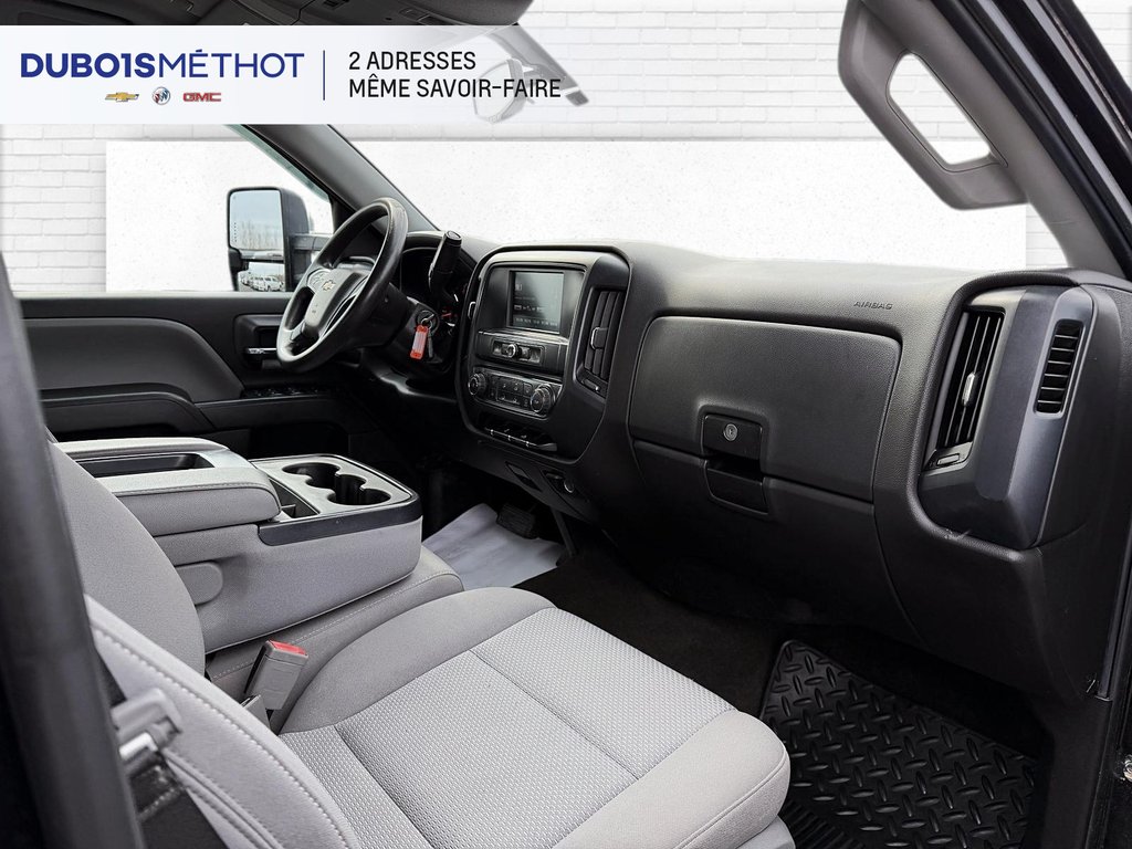 Chevrolet Silverado 1500 CUSTOM, V8 5.3L, DOUBLE CAB, 4X4, 6 1/2 PIEDS !!! 2018 à Victoriaville, Québec - 13 - w1024h768px