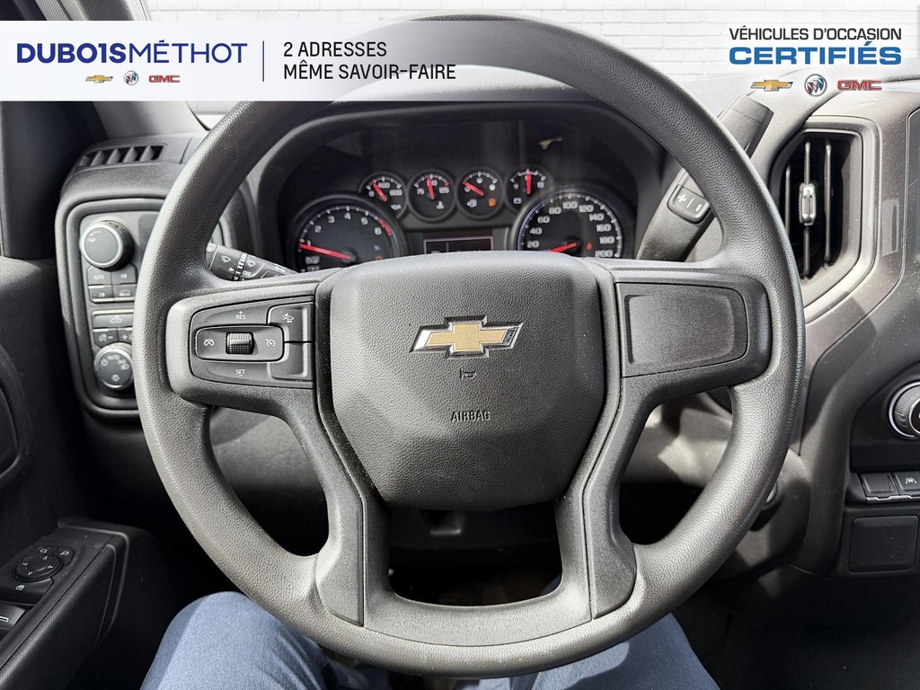 2022 Chevrolet Silverado 1500 CUSTOM, 2.7L TURBO, CREW, 4X4, CARPLAY CAMERA !!! in Victoriaville, Quebec - 17 - w1024h768px
